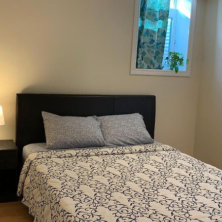 Finished 2 Bedroom Apartment In An Upscale Area Of Ajax Esterno foto