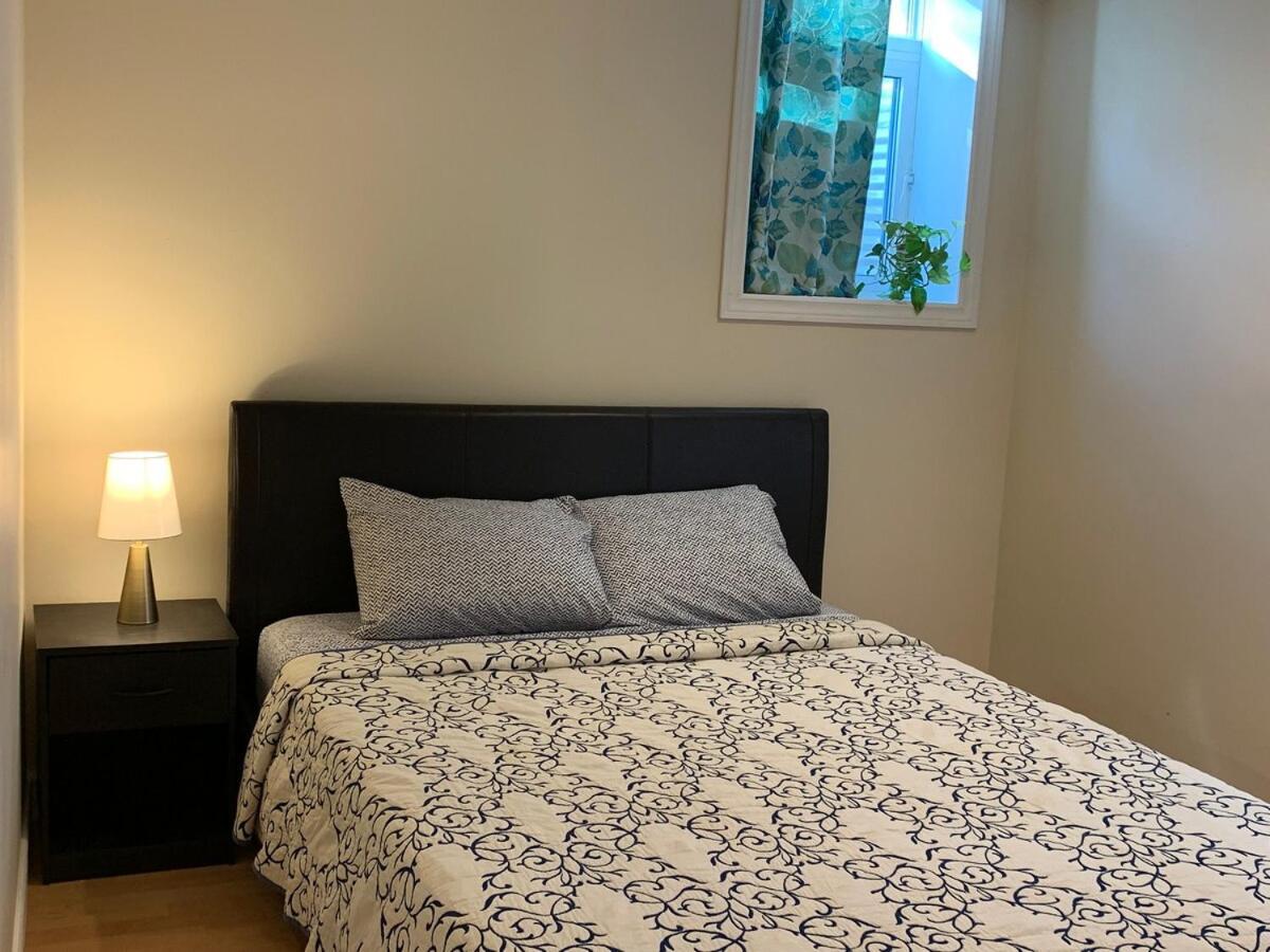 Finished 2 Bedroom Apartment In An Upscale Area Of Ajax Esterno foto