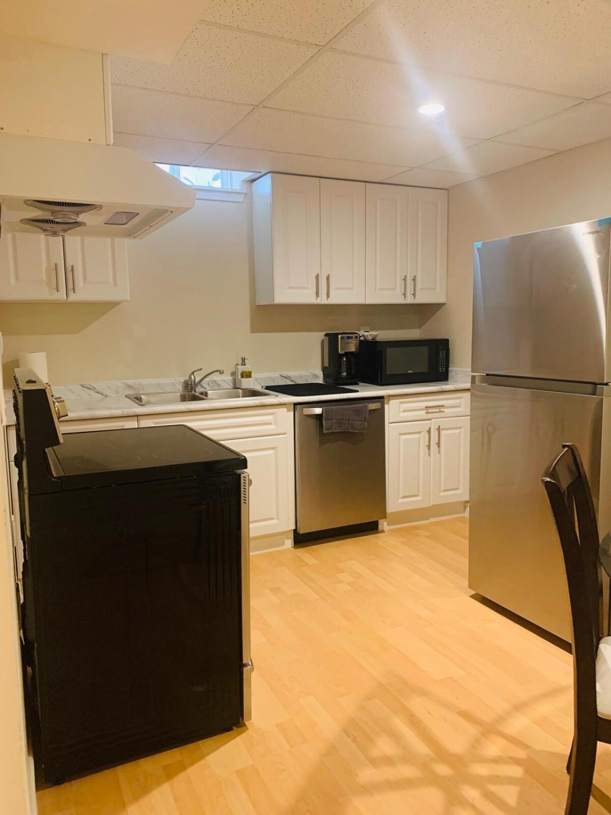 Finished 2 Bedroom Apartment In An Upscale Area Of Ajax Esterno foto